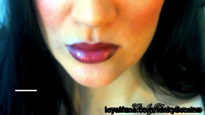 KinkyDomina: Black Lipliner jest taki seksowny