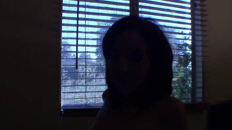 Slutty Milf: Teen dễ thương bị bạn trai nện bởi một con...