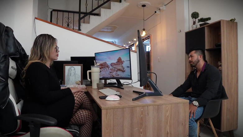 Juliana Rose: Mujer joven sin experiencia va a solicitar un trabajo pero...