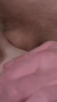 Zvědavý Ryan Twink vystříkal do kundičky svého hetero kamaráda