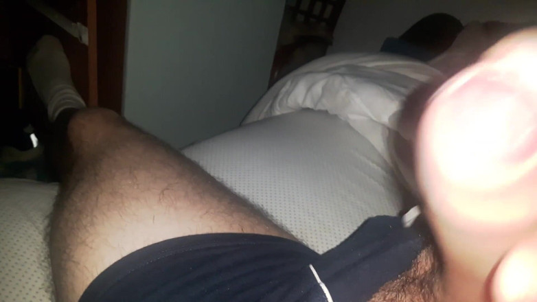 Lo Zborro: 嗨，我射在你面具上（意大利女孩撸管指挥）