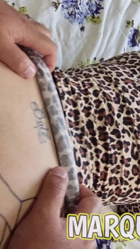 Eu fodi a bunda da minha esposa e gozei na buceta da namorada