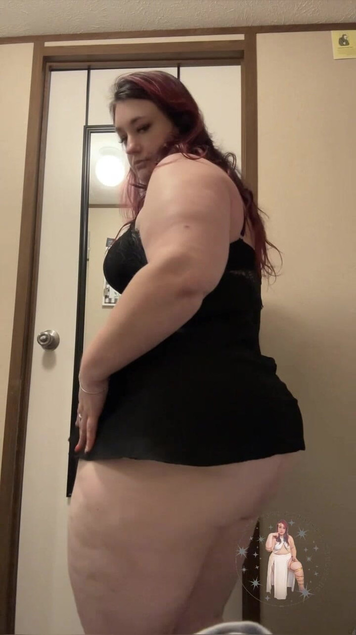 BellaBlast: BBWダンスと泡立つ、バッキーなおなら満載の楽しい視点で彼氏として:部屋中に天国の香りが満ちる