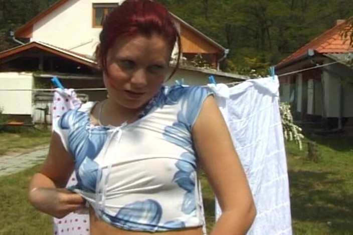 Porno kino: Redhead Teen From Germany Likes to Pee All Over