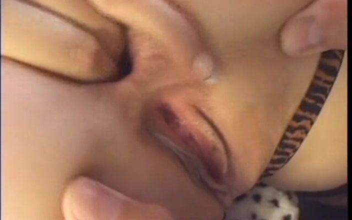 Porncentro: वयस्क डीवीडी के कट दृश्य देखें "सूरज पथपाकर और लड़की पोकिंग"