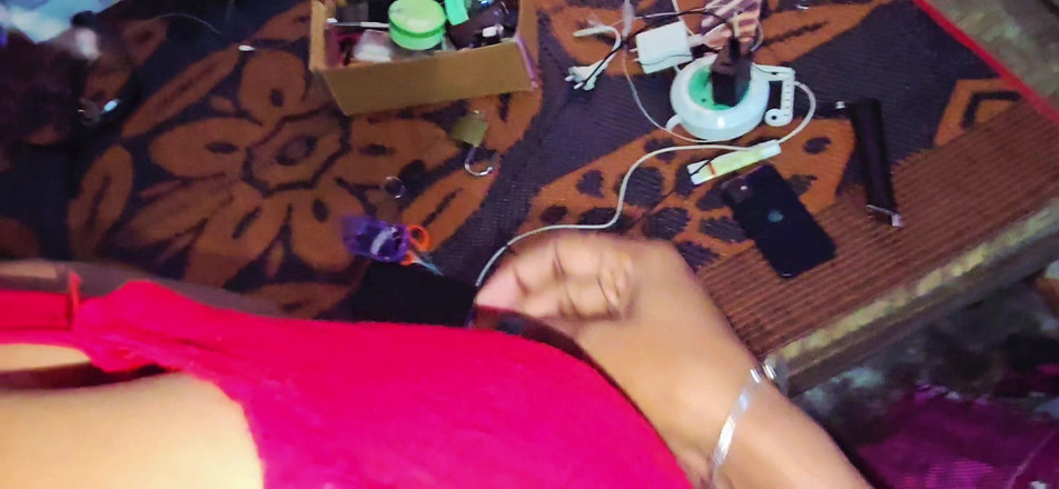 SafeRosebush8: Första gången fru delar på swingers party