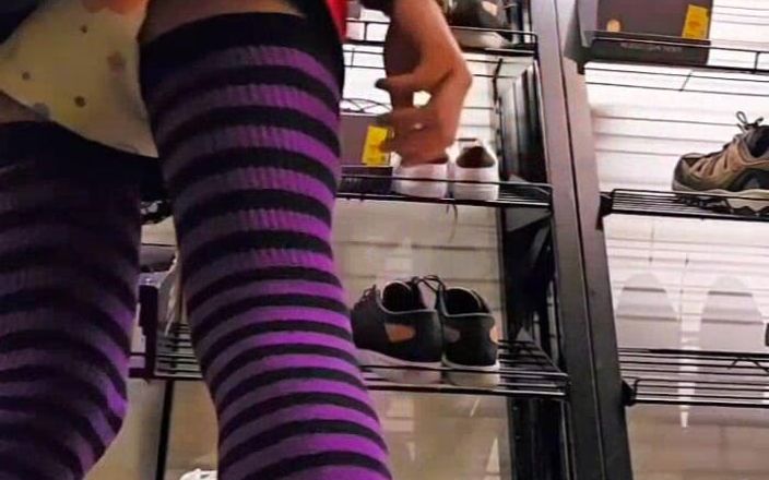 Kinkytwinkpamps: Femboy se moja en el centro comercial