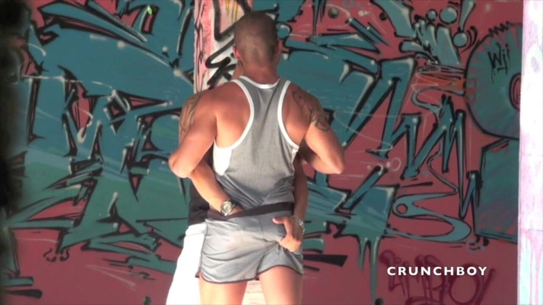 EXHIB BOYS: Two sexy muscles boy ficking outdoor