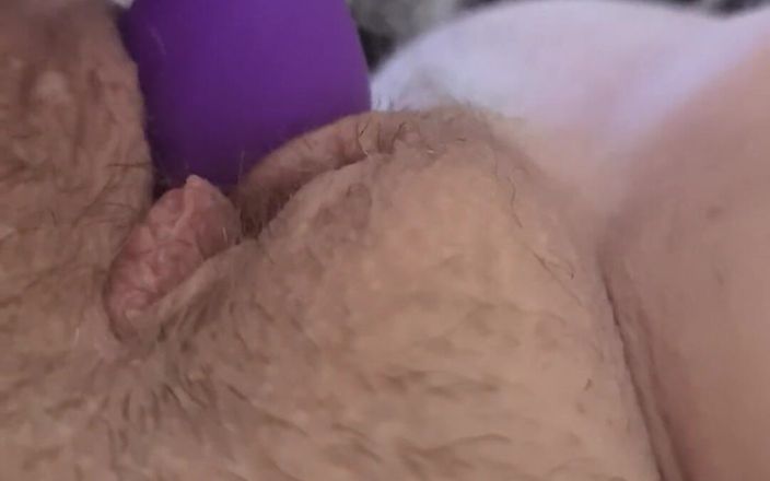 Lady Lisa: Ladylisadownunder Solo Loud Moaning Masturbation with Her Purple Pure Romance...