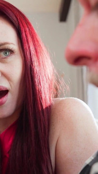 Mommyblowsbest Jessica Hires Assistant to Satisfy Her Oral Fixation
