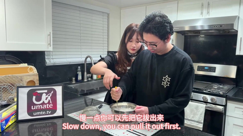 Chloe Lin: Le lezioni private di pasticceria porta a porta si trasformano...