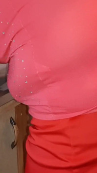 저녁 식사를 준비하는 동안 부엌에서 이웃에게 따먹어