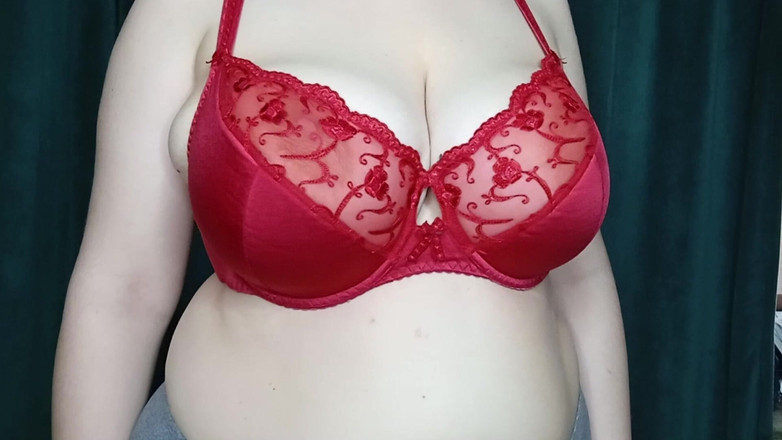 Lena Rose: 내 브래지어를 사고 싶으신가요?
