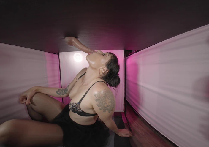 Darya jane VR: Dojící stůl pulzující kouření sperma na kozy VR