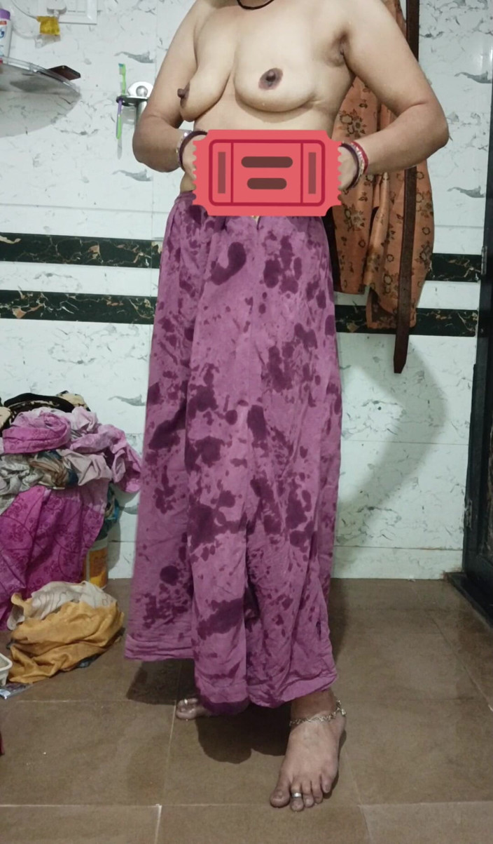 Priyahot77: Priya Bhabi Sexy Styl Body Show