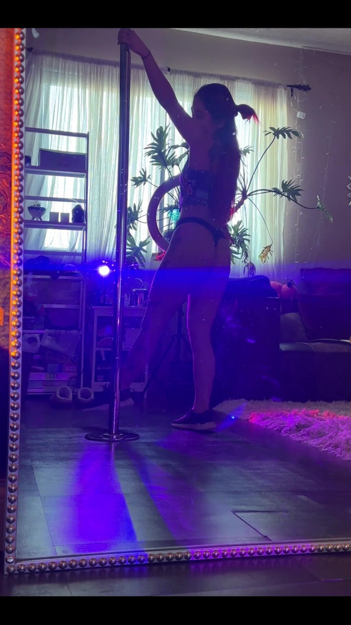 lilRavenFox: Would U Let Me Dance for U?