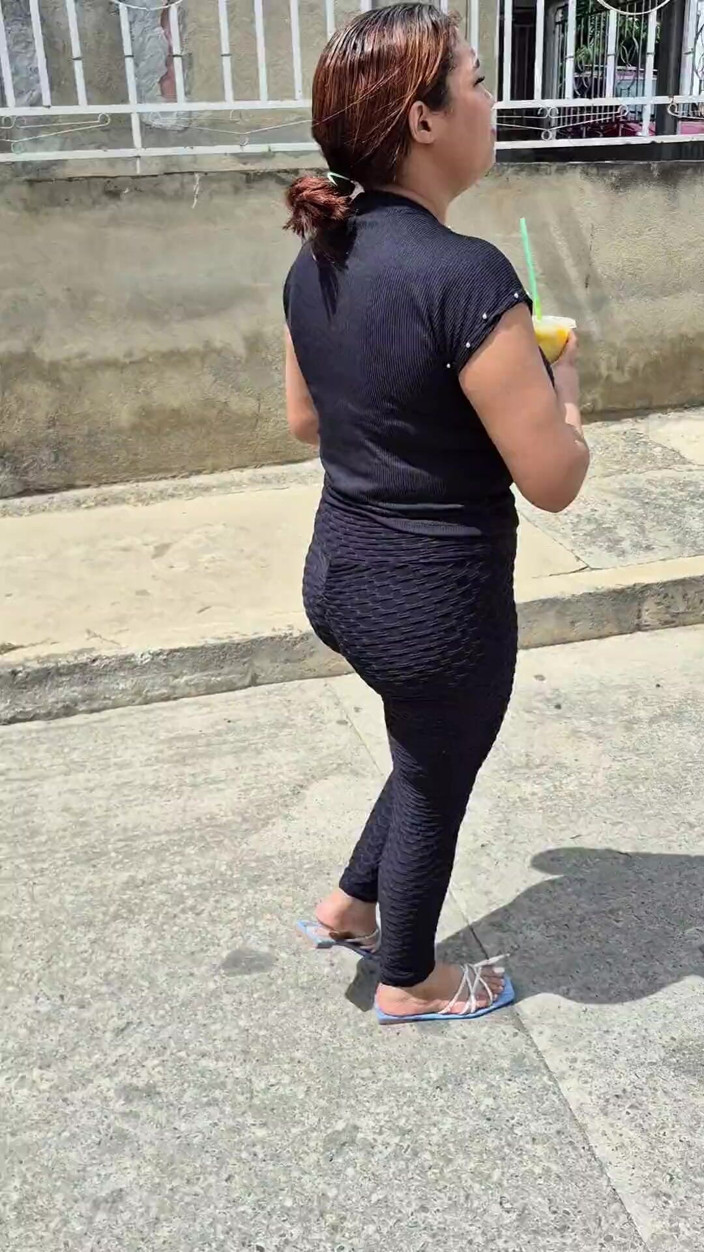 Pikaa6: Saya Membeli Sesuatu Untuk Dimakan Dari Gadis Pembersih Dan Dia...