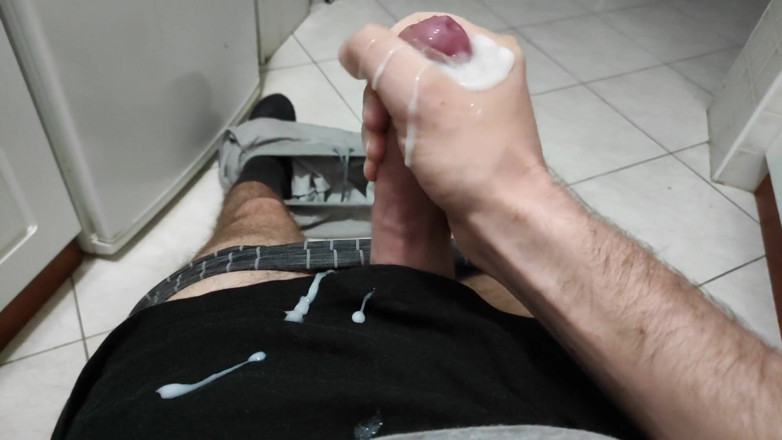 HornyCroDick: Quick cum before work