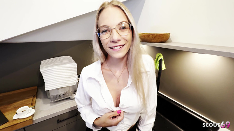 Scout69: Mager tysk sekreterare tonåring vivi vallentine få anal creampie knulla...