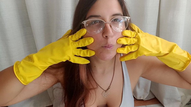 Bunny Looner: Latex Gloves Bubblegum and Balloon Blowing - Bunny Looner