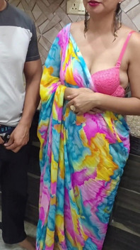Indyjski Desi Bhabhi fucked ciężko przez jej Devar po raz pierwszy w kuchni