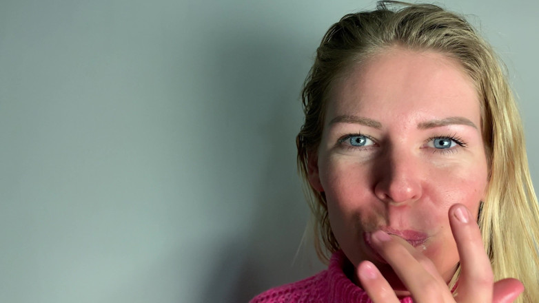 Claudia Macc: Pipe à la maison