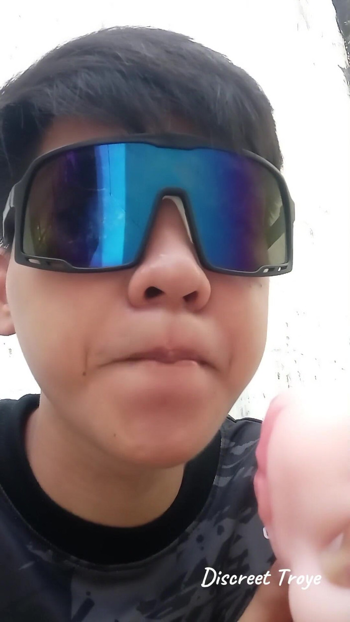 Troye_AsianPinoy: Pinoy dan kontol besar di lokasi konstruksi - jilat dan ngentot...