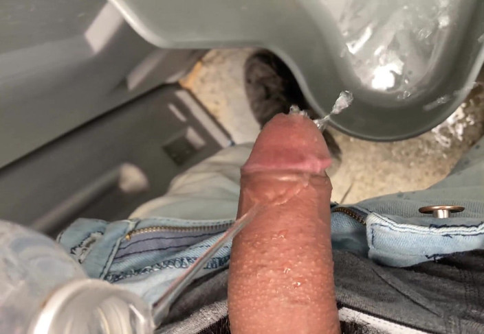 Xooshua (xblue18): 新18岁秘书的阴茎