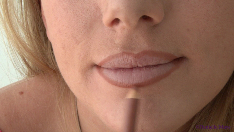 Danielle Maye: Lip Liner POV