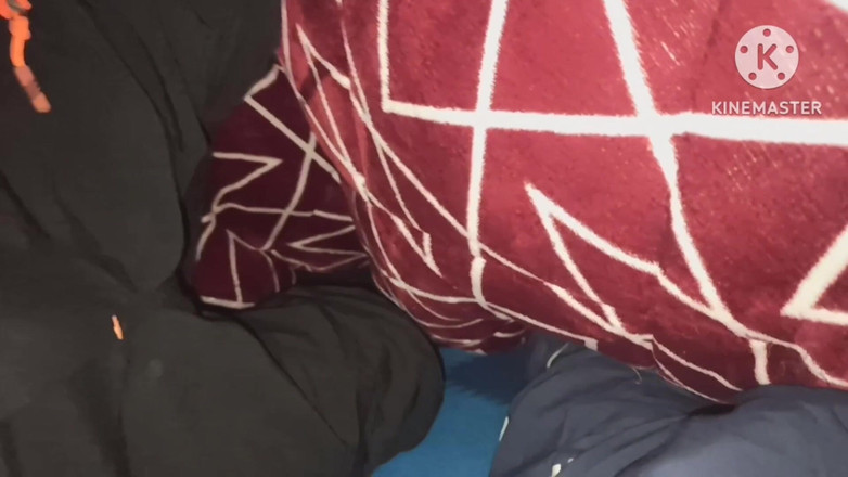 Desi__Panda: Cikgu tusyen zakar raksasa besar saya memegang tangan saya pada...