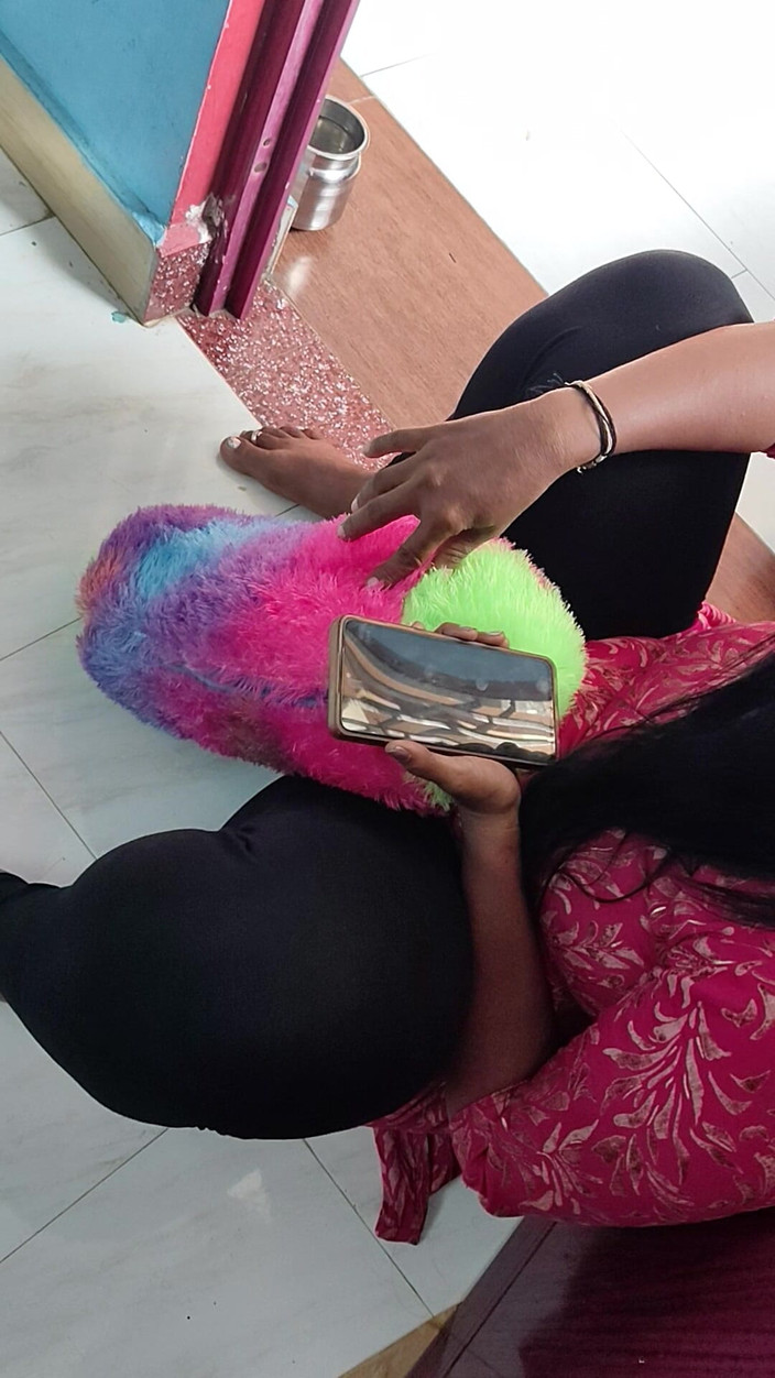Tamil lesbian: Sexy mluvení a šaty na sobě