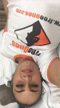 Cewek toket besar helen star membuat selfie dan toket gondal-gandul