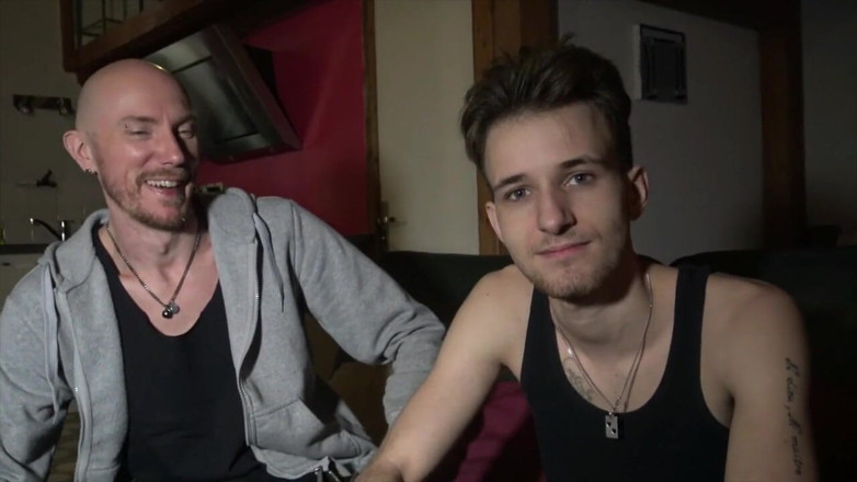 French Twinks Amator videos: Gemenei sexy îi place să se fută mai în vârstă