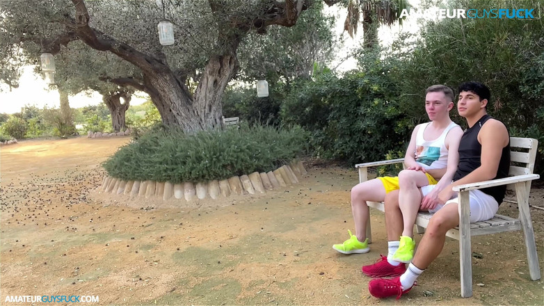 Amateur Guys Fuck: AGF: Ik heb plezier met mijn vriend in het park...