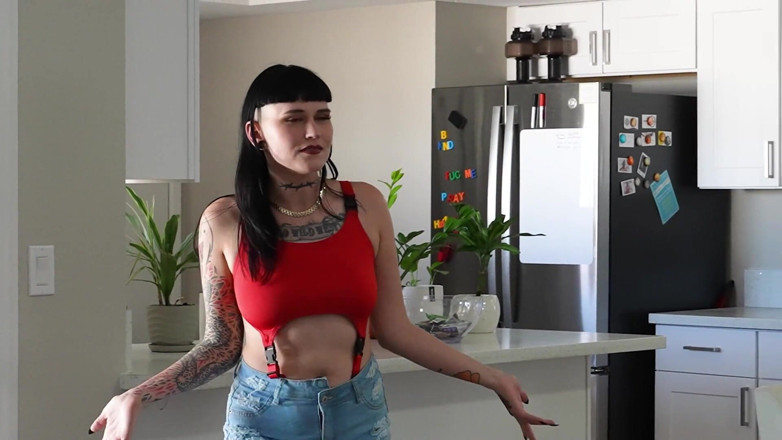 Tiffany Nacke: Ich will meine mitbewohnerin ficken