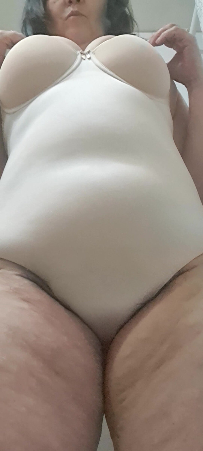 Mommy big hairy pussy: Hot MILF in Body and Malf