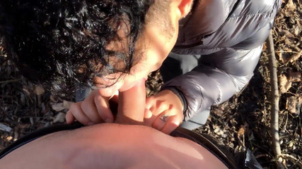 Idmir Sugary: Sání ptáka až do výstřiku v parku POV