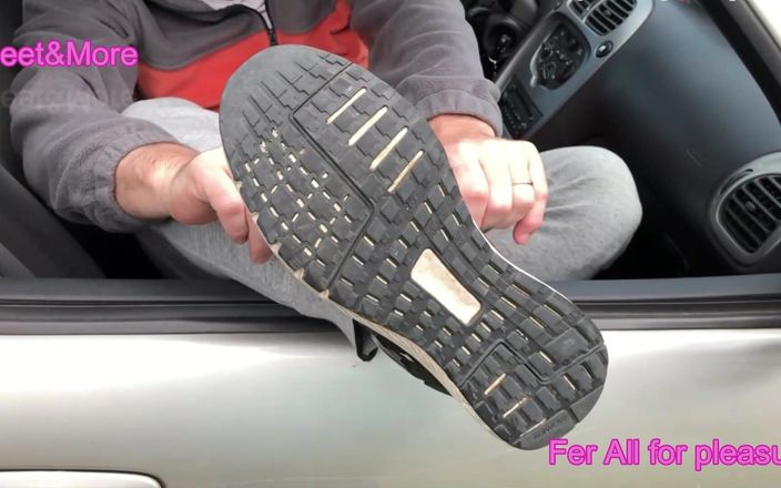 Feet&amp;More: My Car Barefoot में