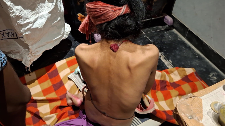Madhya Sangeeta: मेरे घर के फर्नीचर में बिना रुके सेक्स, मेरा सौतेला भाई मुझे कैसे चोदता है, कितना स्वादिष्ट है