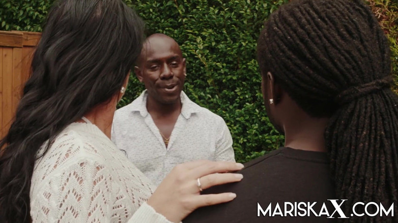 Mariska x: MARISKAX Texas Patti โดนยัดรูคู่ด้วยควยดำสองอัน