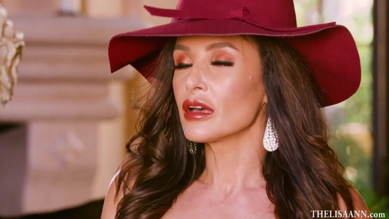 The Lisa Ann: Lisa Ann Playing Sexual Music 4K Video