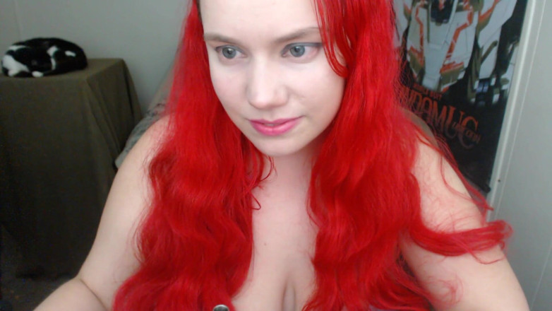 Scarlet Vixen: Flirty Vaping