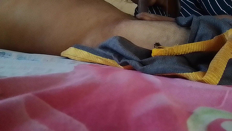 LEGSCOUPLE12: Masíruje penis svého manžela ústy