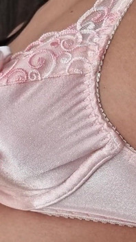 Super sexig rosa satin och spets bh