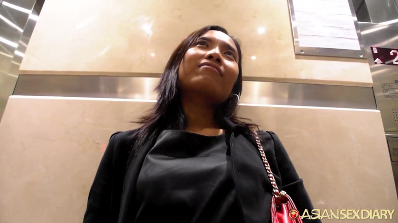 Sex Diary: AsianSexDiary - Perky tit Pinay goes back to hotel for sex...