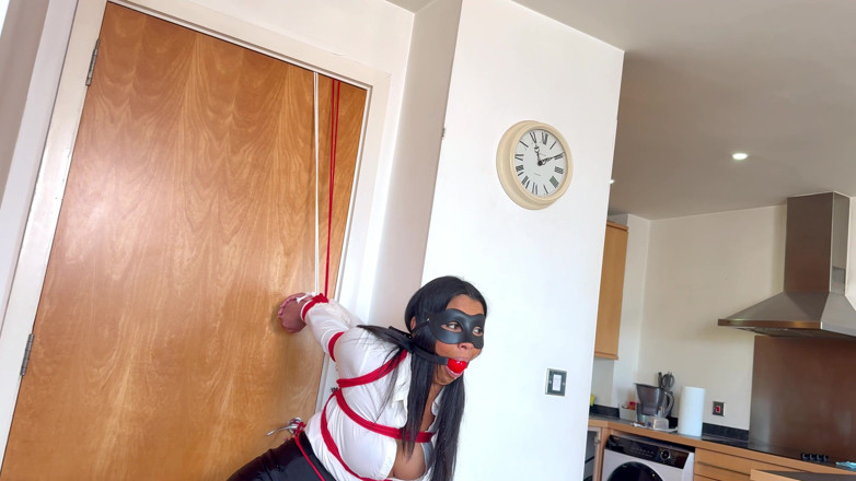 Latina Fetish: The Fall of Super Courtney (4k)