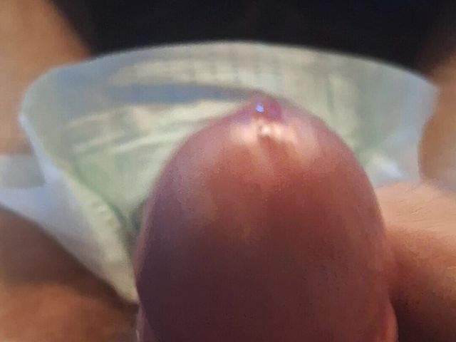 Gamer Boy Takes a Long Time to Orgasm with Diaper (Shelby studio)