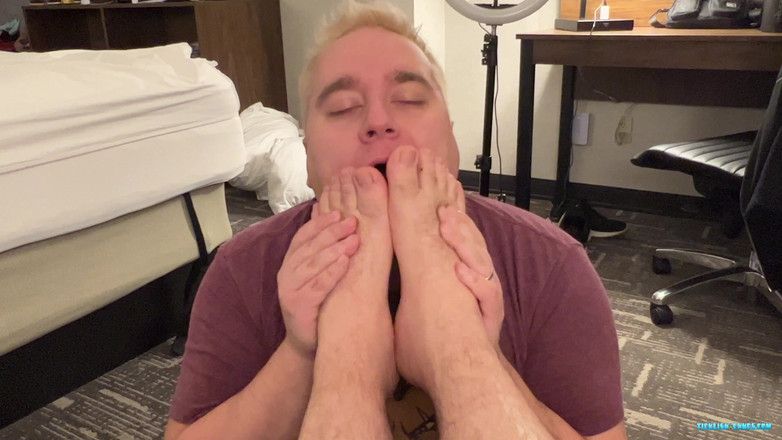 Ticklish Chubs: Donnie Troy uctíván!