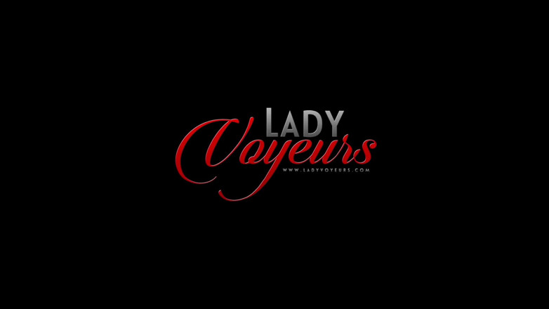 Lady Voyeurs: Awward Boner