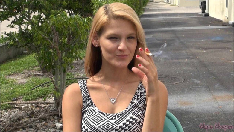 Daddys Dirty Girls: Skradanie papierosa HD Wmv